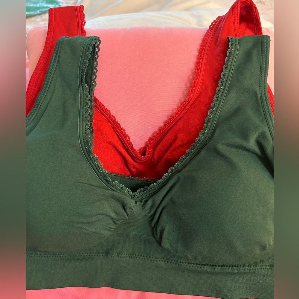 This is a 2-- pack of the genie bras. I
